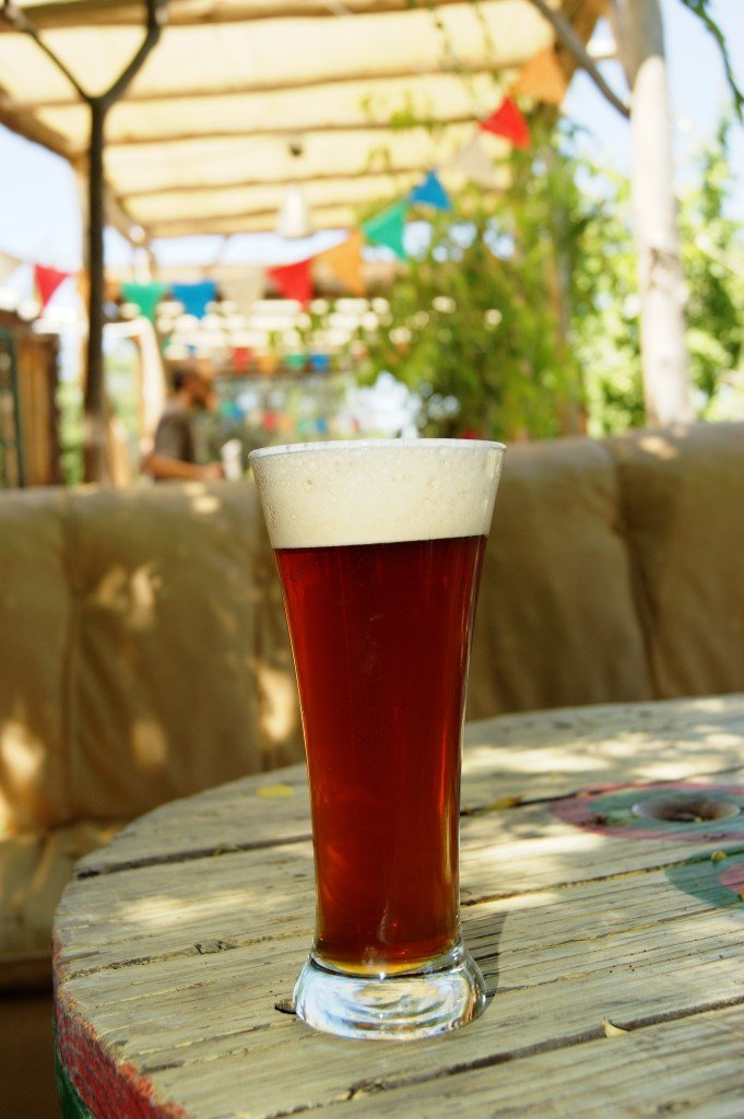 Momento cerveja. Pra fechar a tarde degustamos uma das cervejas artesanais do local. Crédito de imagem Surian Dupont