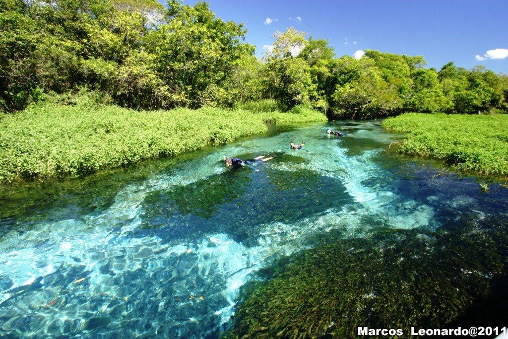 Flutuação no rio. Uma união com a natureza, que arrasa neste lugar. Crédito de imagem Marcos Leonardo, divulgação SETUR