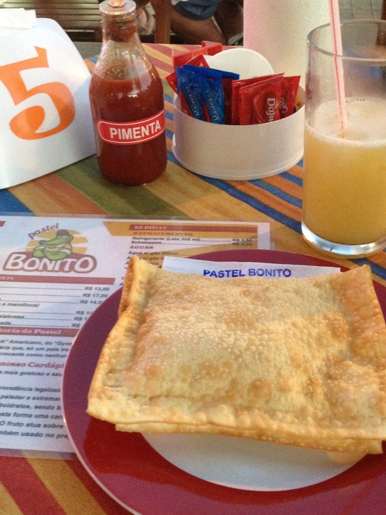 Pastel Bonito, com carne de jacaré. Credito Surian Dupont