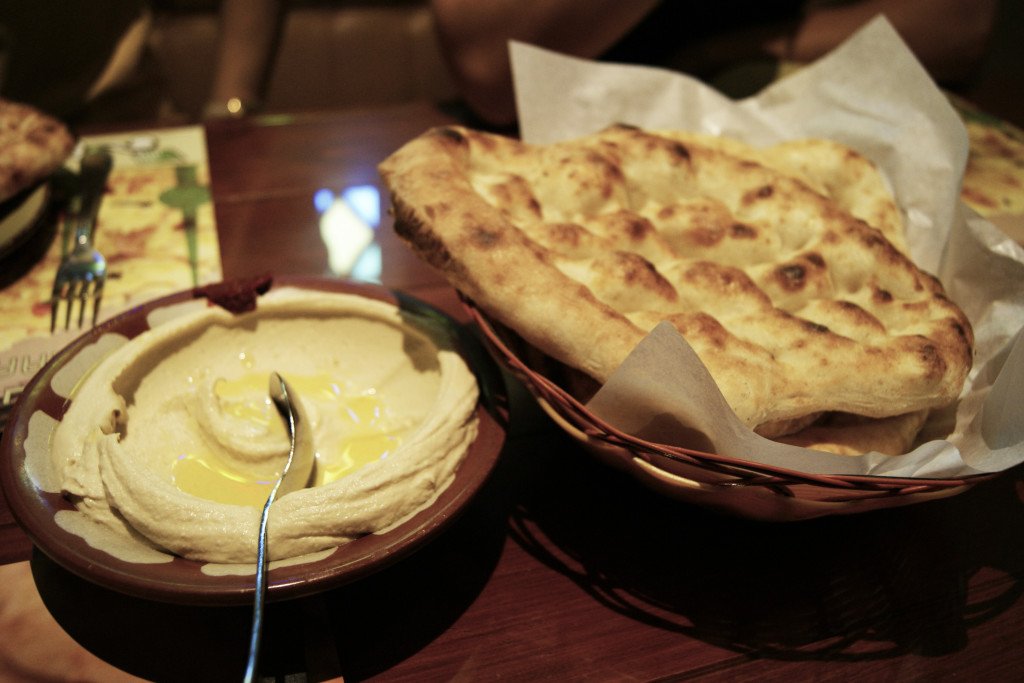 O hummus de lá é uma delícia, um dos melhores da ilha - Credito imagem Surian Dupont