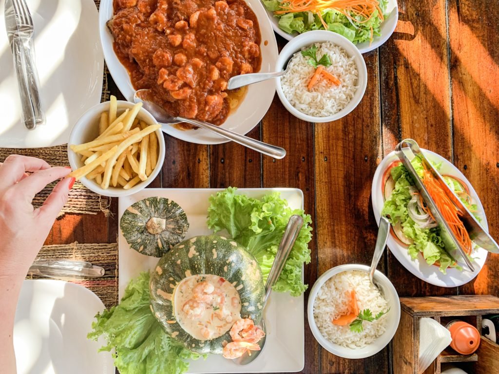 mesa de almoço
