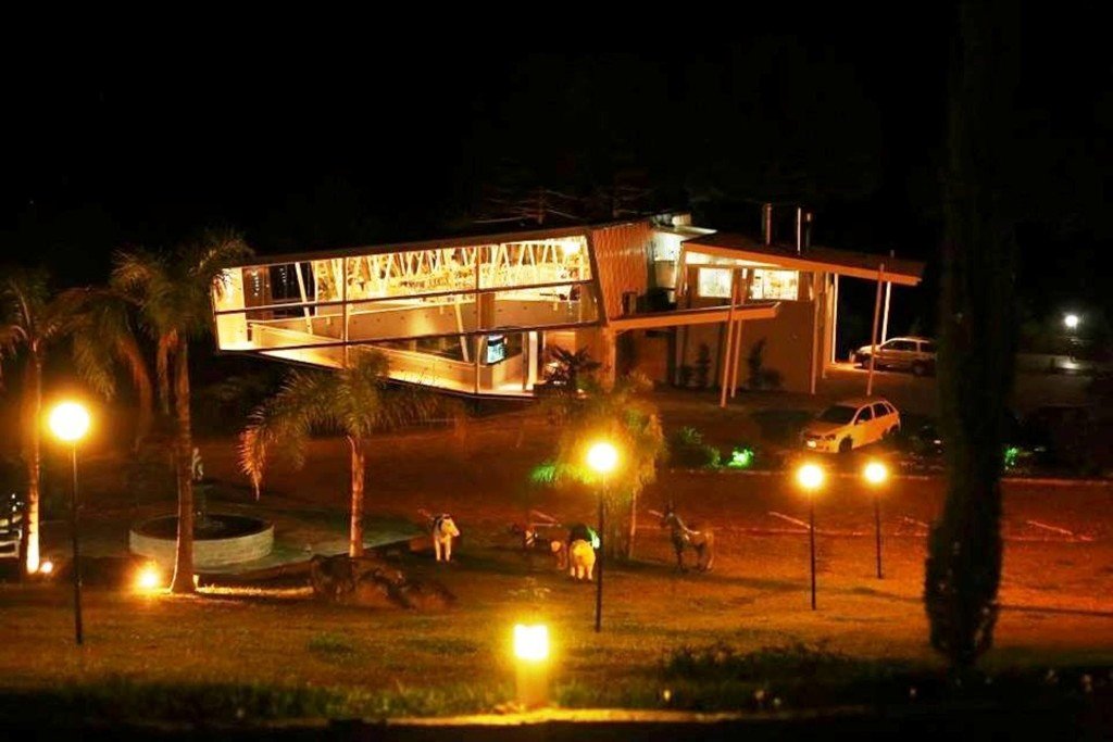 Restaurante do Vale à noite