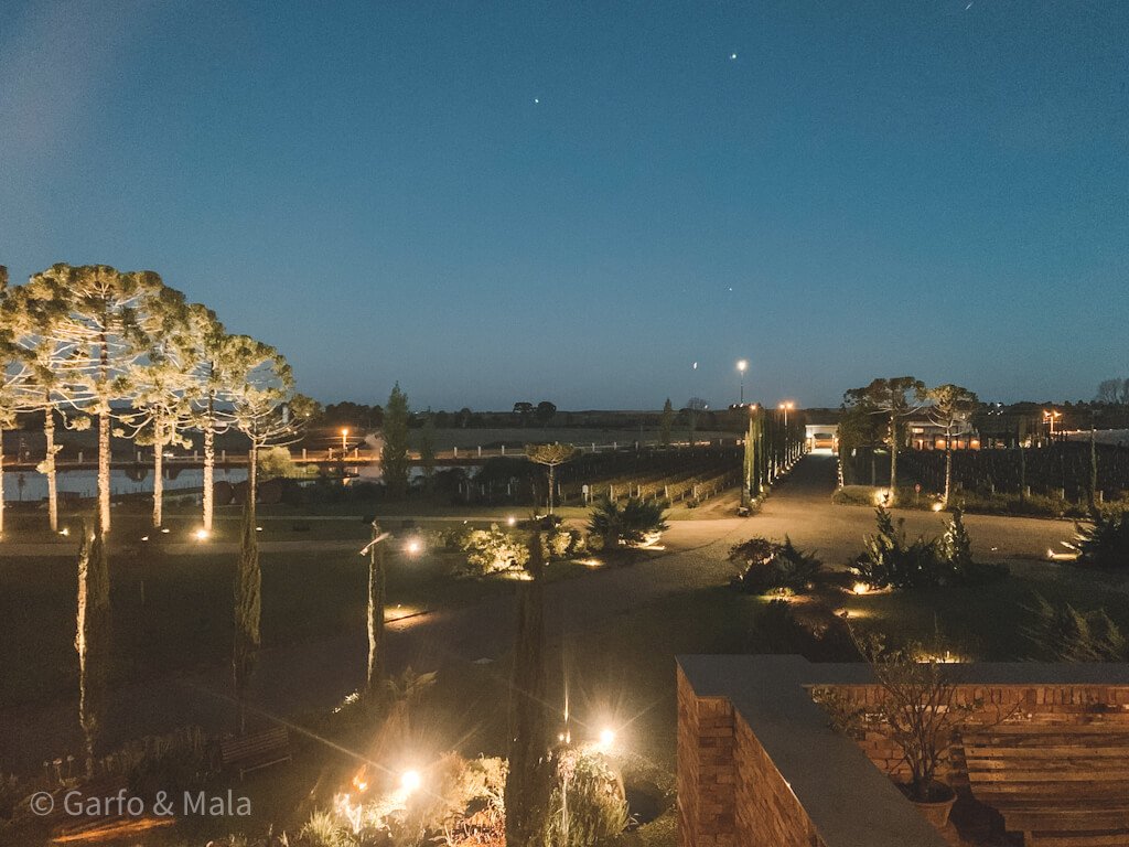 Vista do terraço da Vinícola Campestre a noite